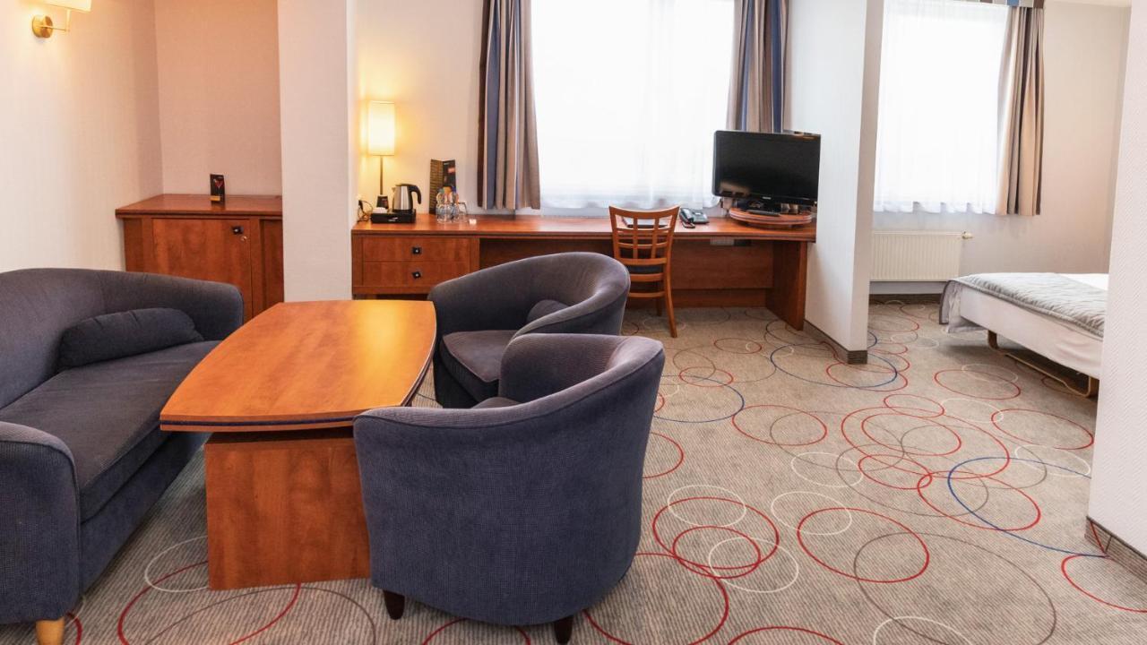 Qubus Hotel Glogow エクステリア 写真